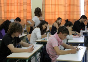 Στο τέλος του μήνα οι βαθμολογίες των Πανελλαδικών