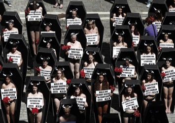 Αποφάσεις με σύμβουλο το άγχος για τη δόση