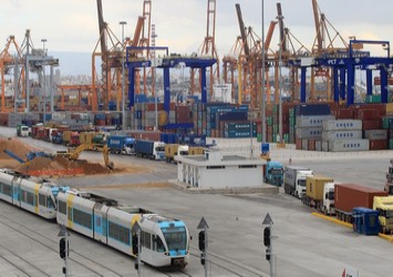 ΑΝΟΙΓΕΙ Ο ΔΡΟΜΟΣ ΓΙΑ ΕΠΕΝΔΥΣΕΙΣ ΤΗΣ COSCO ΣΤΟΝ ΠΕΙΡΑΙΑ