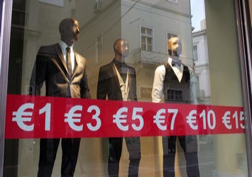 ΣΥΜΒΟΥΛΕΣ ΠΡΟΣ ΤΟΥΣ ΚΑΤΑΝΑΛΩΤΕΣ ΕΝΟΨΕΙ ΕΚΠΤΩΣΕΩΝ