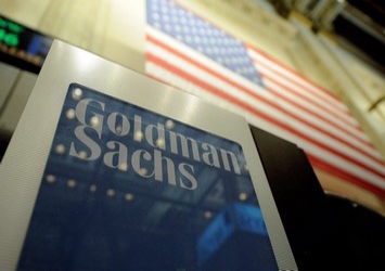 Goldman Sachs: Συνεχίζει να βελτιώνεται η οικονομία της χώρας
