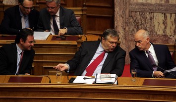 Αγανάκτηση για τους λογιστές της πολιτικής