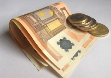 ΕΝΤΟΣ ΣΤΟΧΩΝ ΟΙ ΔΑΠΑΝΕΣ ΣΤΑ ΠΕΡΙΣΣΟΤΕΡΑ ΥΠΟΥΡΓΕΙΑ