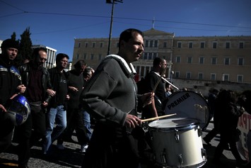 Οργή λαού για φτώχεια και ανεργία